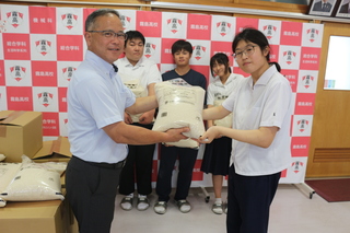 備蓄米受け取り１